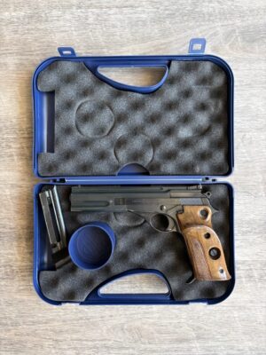 BERETTA 76